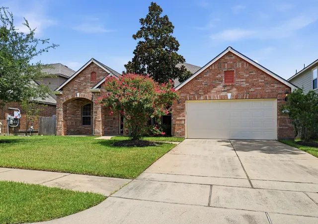 Photo 3 of Single family home for sale at 18714 Tupper Crk Ct, Tomball, TX 77377 | MLS# 65491794 | Listing updated on 2026-09-12