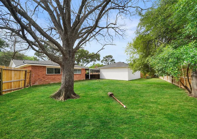 24th image of 13906 Vinehill Dr, Sugar Land, TX 77498 | MLS# 76574582