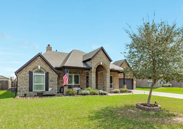 1st image of 441 Twin Lakes Blvd W, West Columbia, TX 77486 | MLS# 90808300