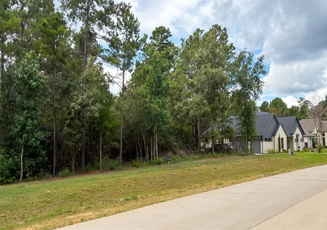 Photo 2 of Sale Pending at 23725 Birch Grv Rd, Montgomery, TX 77316 | MLS# 76383843 | Listing updated on 2026-09-01