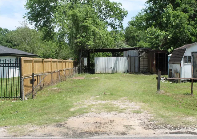 Photo 1 of Sale Pending at 7912 Observatory St, Houston, TX 77088 | MLS# 41442205 | Listing updated on 2026-09-01
