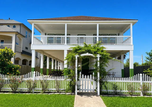 2nd image of 1813 Avenue A, Dickinson, TX 77539 | MLS# 57744546