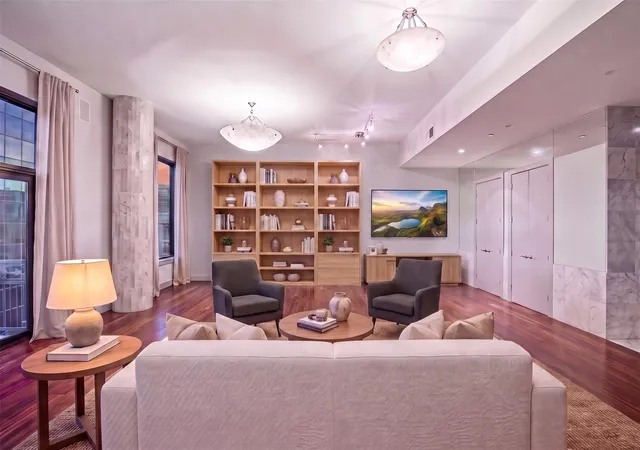 1st image of 5005 Hidalgo St #807, Houston, TX 77056 | MLS# 21664353