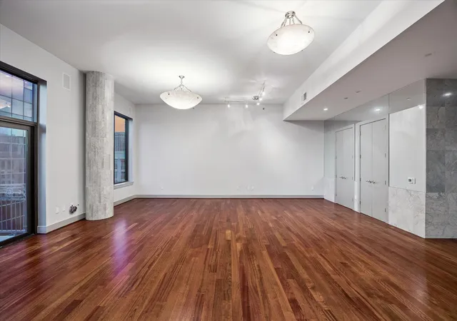 3rd image of 5005 Hidalgo St #807, Houston, TX 77056 | MLS# 21664353