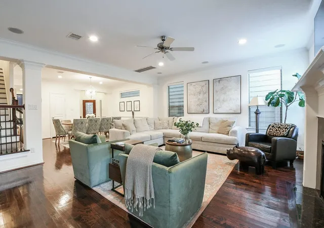 Photo 1 of Single family home for sale at 1111 W 26th Street, Houston, TX 77008 | MLS# 40221411 | Listing updated on 2026-08-10