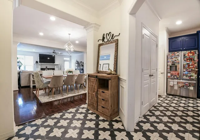Photo 4 of Single family home for sale at 1111 W 26th Street, Houston, TX 77008 | MLS# 40221411 | Listing updated on 2026-08-10