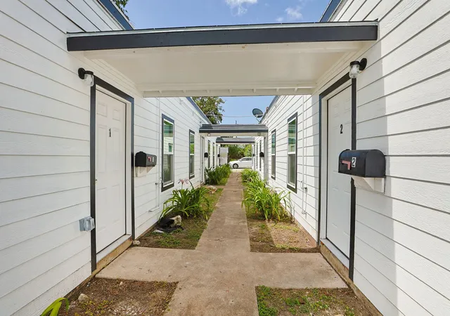 Photo 4 of Multi family home for sale at 521 2nd Avenue N, Texas City, TX 77590 | MLS# 46210385 | Listing updated on 2026-09-10