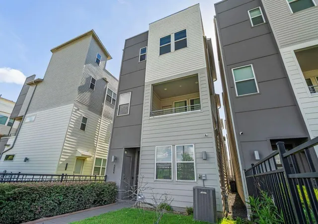 4th image of 316 Jensen Dr, Houston, TX 77020 | MLS# 3724915