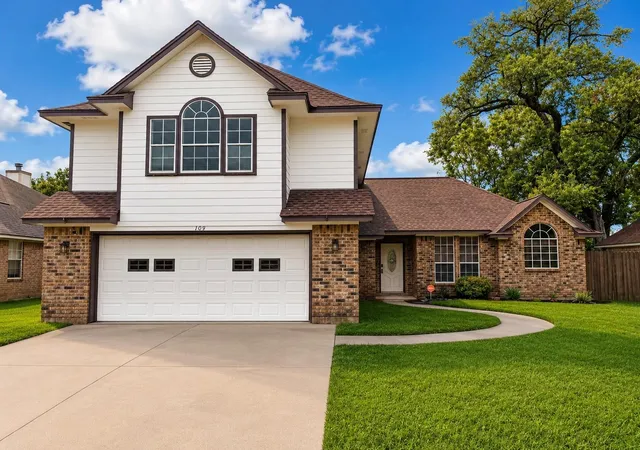 1st image of 109 Concord Ave, Clute, TX 77531 | MLS# 47596071