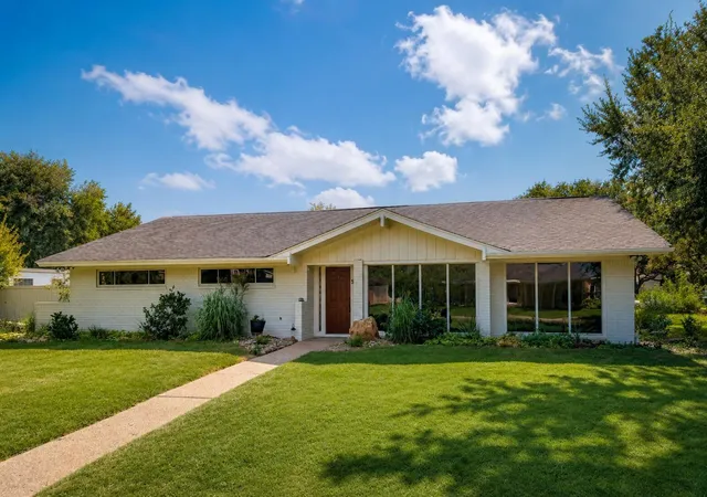 Photo 1 of Single family home for sale at 2509 Hutchins Ln, El Campo, TX 77437 | MLS# 88678333 | Listing updated on 2026-09-09