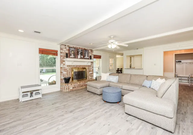 Photo 3 of Single family home for sale at 13706 Darrington Ln, Houston, TX 77069 | MLS# 13429599 | Listing updated on 2026-09-16