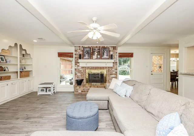 Photo 4 of Single family home for sale at 13706 Darrington Ln, Houston, TX 77069 | MLS# 13429599 | Listing updated on 2026-09-16