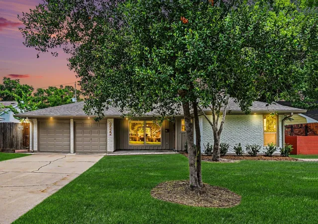 1st image of 9522 Winsome Ln, Houston, TX 77063 | MLS# 40135990