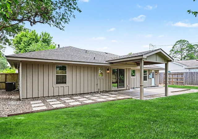 27th image of 9522 Winsome Ln, Houston, TX 77063 | MLS# 40135990