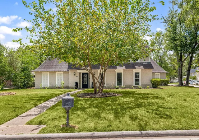 Photo 2 of Single family home for sale at 27202 Wells Ln, Conroe, TX 77385 | MLS# 19035238 | Listing updated on 2026-08-28