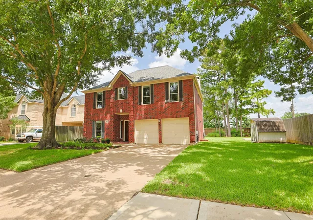 Photo 3 of Sale Pending at 611 Governors Pl Dr, Katy, TX 77450 | MLS# 63208032 | Listing updated on 2026-09-10