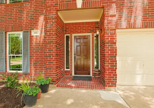 Photo 3 of Sale Pending at 611 Governors Pl Dr, Katy, TX 77450 | MLS# 63208032 | Listing updated on 2026-09-10