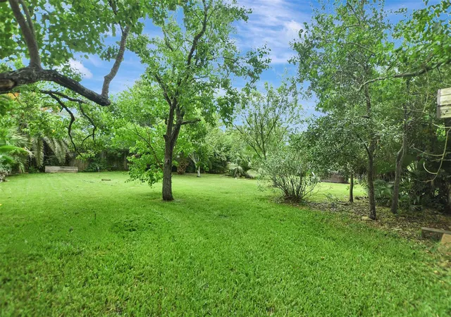 29th image of 1035 16th St, Dickinson, TX 77539 | MLS# 16277273