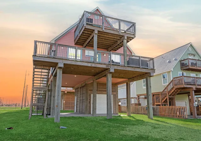 5th image of 203 Sandpebble Pl, Freeport, TX 77541 | MLS# 83826997