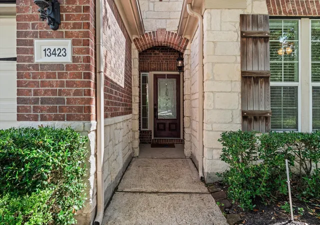 3rd image of 13423 Hartland Lake Ln, Houston, TX 77044 | MLS# 33670742