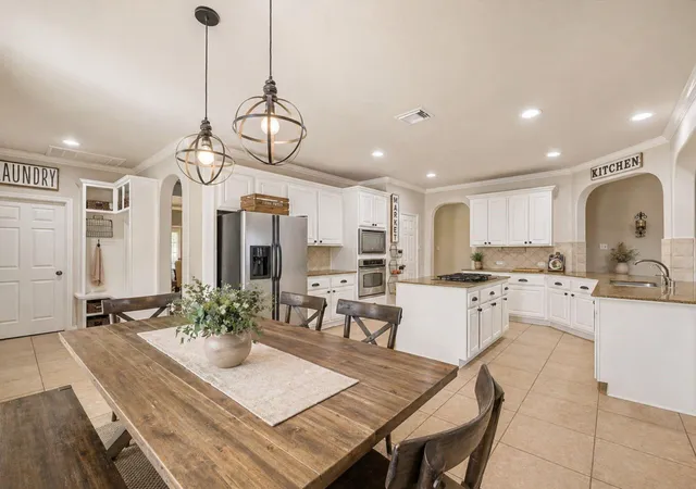 2nd image of 2202 Summer Wind Dr, Sugar Land, TX 77479 | MLS# 74121240