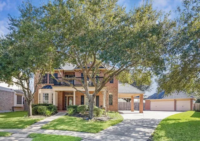 5th image of 2202 Summer Wind Dr, Sugar Land, TX 77479 | MLS# 74121240
