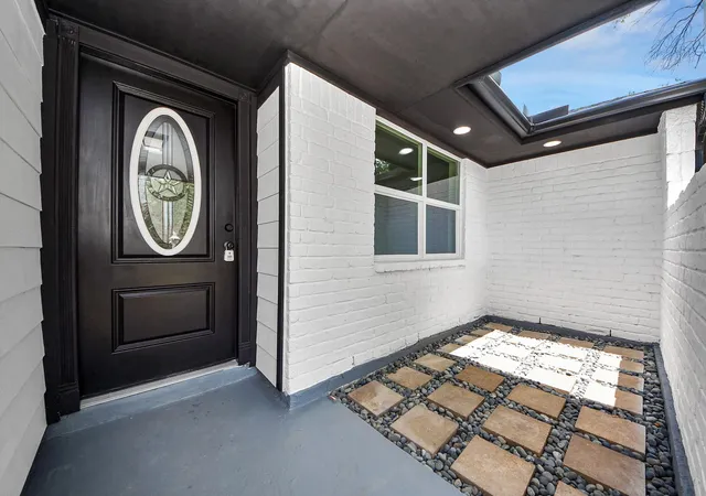 Photo 3 of Single family home for sale at 6314 Silver Chalice Dr, Houston, TX 77088 | MLS# 27429130 | Listing updated on 2026-09-11