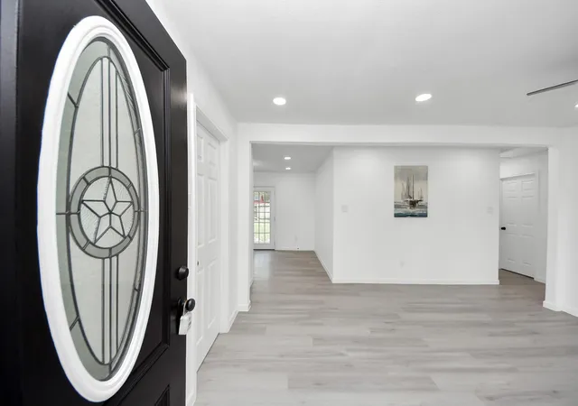 Photo 3 of Single family home for sale at 6314 Silver Chalice Dr, Houston, TX 77088 | MLS# 27429130 | Listing updated on 2026-09-11