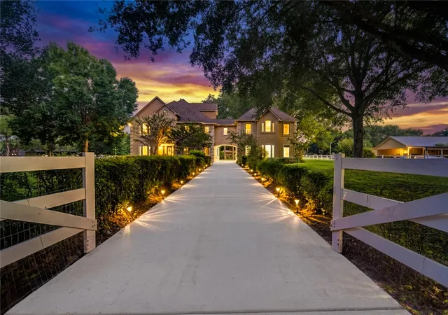 1st image of 200 Creekside Ct, Sealy, TX 77474 | MLS# 94103559