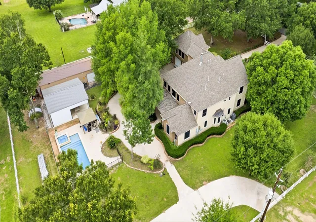 38th image of 200 Creekside Ct, Sealy, TX 77474 | MLS# 94103559