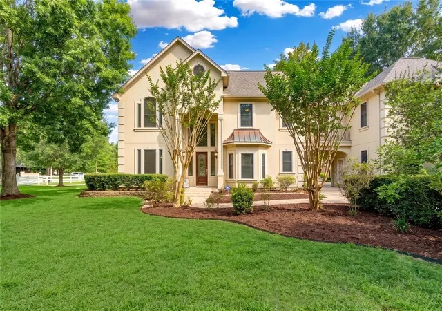 Photo 3 of Single family home for sale at 200 Creekside Ct, Sealy, TX 77474 | MLS# 94103559 | Listing updated on 2026-08-29