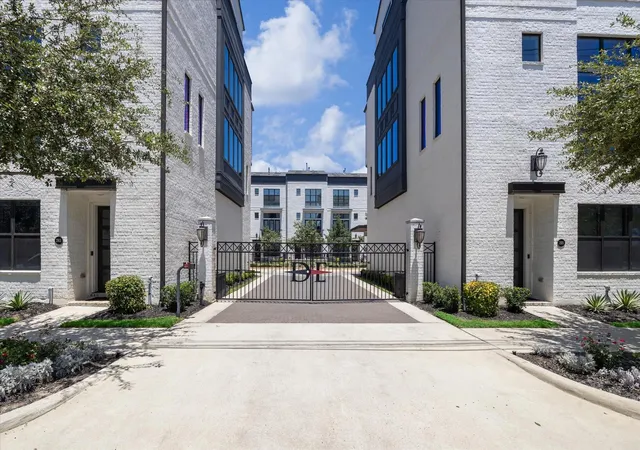 Photo 2 of Single family home for sale at 1119 Paige St, Houston, TX 77003 | MLS# 59287364 | Listing updated on 2026-09-16