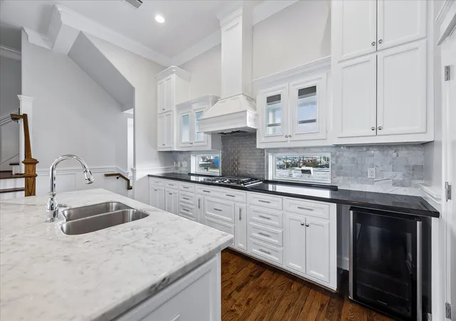 Photo 2 of Single family home for sale at 2105 Bidwell Dr, Houston, TX 77018 | MLS# 2916115 | Listing updated on 2026-09-14