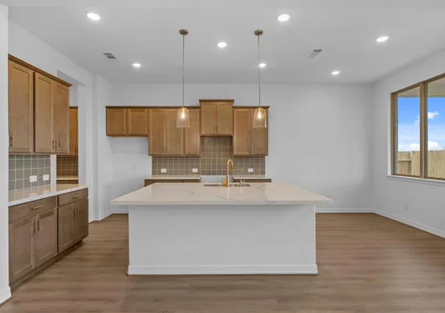 Photo 4 of Single family home for sale at 7703 Topaz Ridge Dr, Angleton, TX 77515 | MLS# 79676704 | Listing updated on 2026-09-21