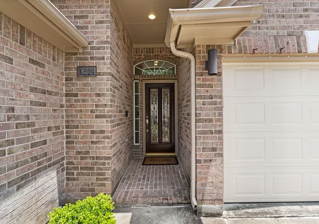 3rd image of 1214 Muirfield Pl, Houston, TX 77055 | MLS# 49493543