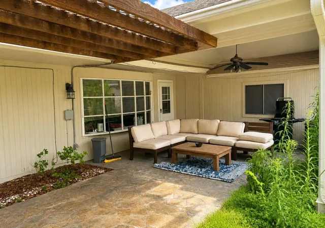 Photo 2 of Single family home for sale at 423 Woodvine Dr, El Lago, TX 77586 | MLS# 44018534 | Listing updated on 2026-08-17