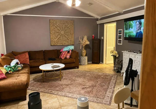 Photo 3 of Single family home for sale at 423 Woodvine Dr, El Lago, TX 77586 | MLS# 44018534 | Listing updated on 2026-08-17