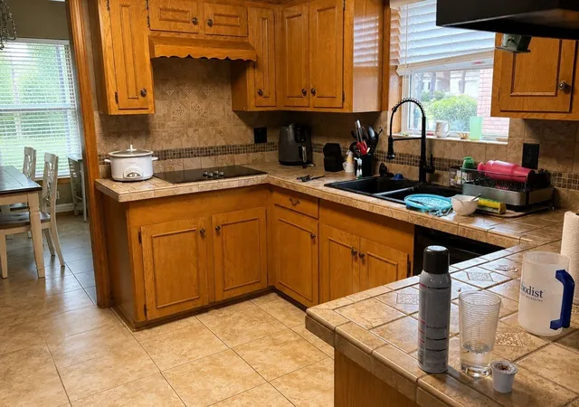Photo 4 of Single family home for sale at 423 Woodvine Dr, El Lago, TX 77586 | MLS# 44018534 | Listing updated on 2026-08-17