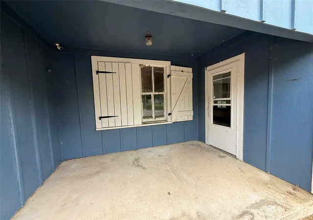Photo 3 of Single family home for sale at 1515 Moulton St, Shiner, TX 77984 | MLS# 22791030 | Listing updated on 2026-08-14