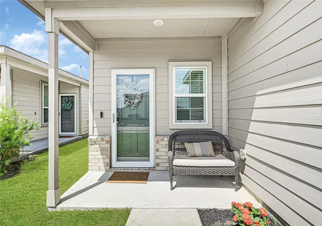 3rd image of 10722 Cashew Run Ln, Houston, TX 77075 | MLS# 44426511