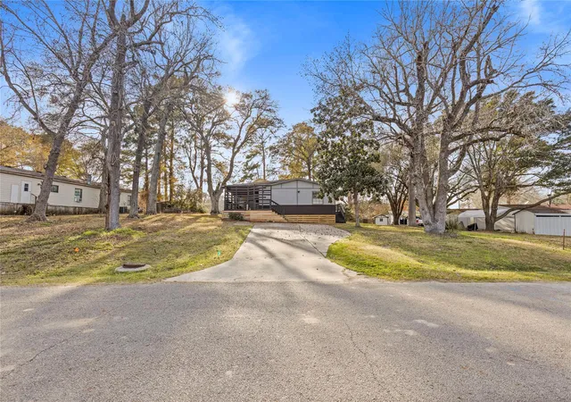 Photo 3 of Single family home for sale at 14189 Shadow Bay Dr, Willis, TX 77318 | MLS# 21853710 | Listing updated on 2026-09-17