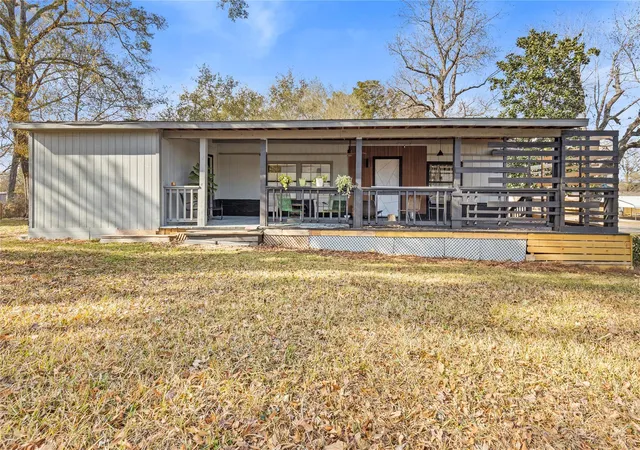 Photo 3 of Single family home for sale at 14189 Shadow Bay Dr, Willis, TX 77318 | MLS# 21853710 | Listing updated on 2026-09-17