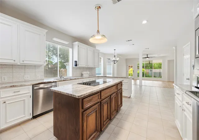 Photo 3 of Sale Pending at 3806 Westall Ln, Missouri City, TX 77459 | MLS# 10664775 | Listing updated on 2026-09-08