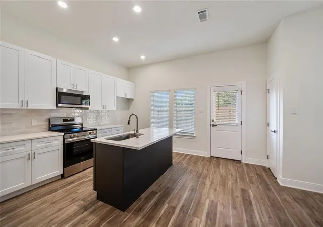 5th image of 410 W Marlin Street, Willis, TX 77378 | MLS# 17403277