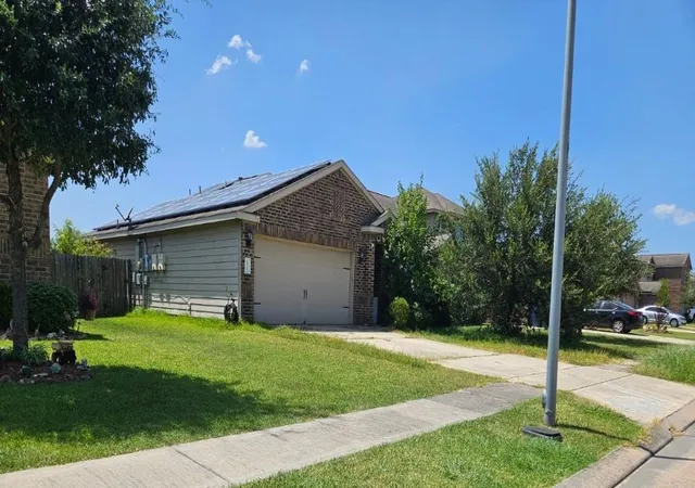Photo 3 of Single family home for sale at 6923 Orchid St, Baytown, TX 77521 | MLS# 57039773 | Listing updated on 2026-08-14