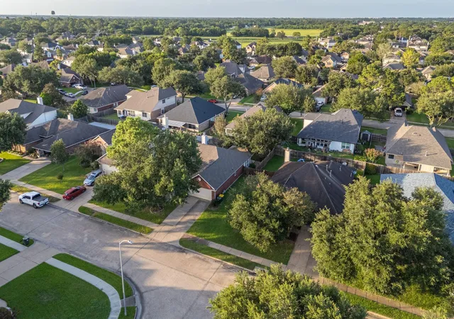 1st image of 1819 Castle Oaks Dr, Pearland, TX 77581 | MLS# 84029054