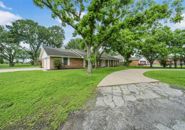 21st image of 705 Darlene Ln, Wallis, TX 77485 | MLS# 14949204