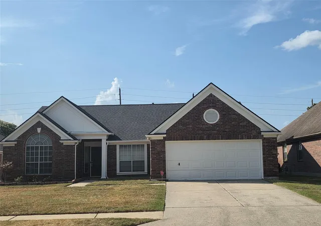 2nd image of 7127 Oak Walk Dr, Humble, TX 77346 | MLS# 38069569