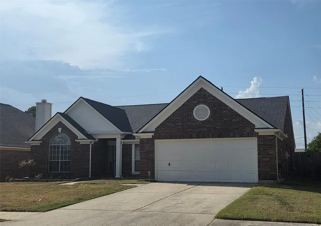 3rd image of 7127 Oak Walk Dr, Humble, TX 77346 | MLS# 38069569