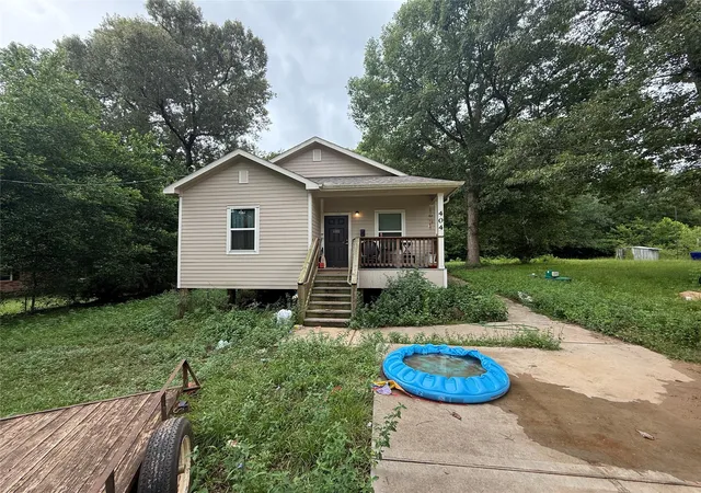 Photo 2 of Single family home for sale at 404 Gordon Dr, Livingston, TX 77351 | MLS# 34553758 | Listing updated on 2026-09-14